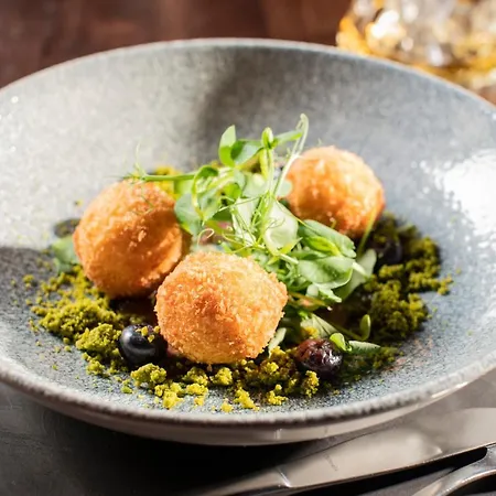 Апарт-отель The Reserve At Muckross Park 4*