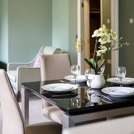 Апарт-отель The Reserve At Muckross Park 4*