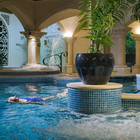 Апарт-отель The Reserve At Muckross Park